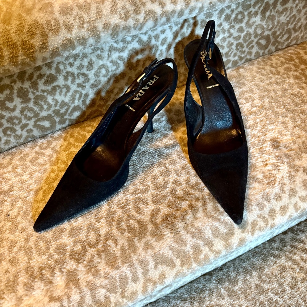 Stunning Prada Black suede heels!